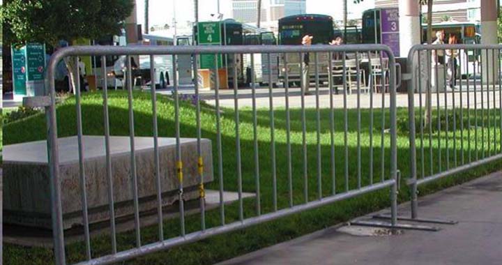 stanchion-chrome stanchion-chrome